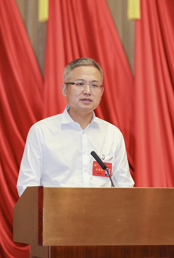 董事長2.jpg